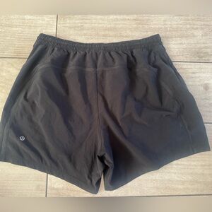 Lululemon Shorts Mens Black Pace Breaker Linerless 5” Sz XL